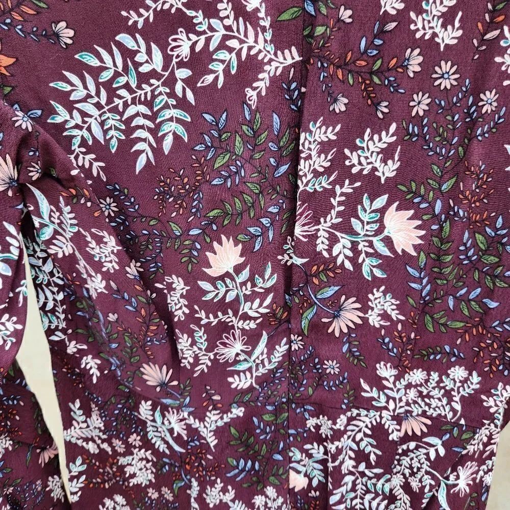 Two arrows dark floral keyhole bell sleeve dress - Picture 3 of 8